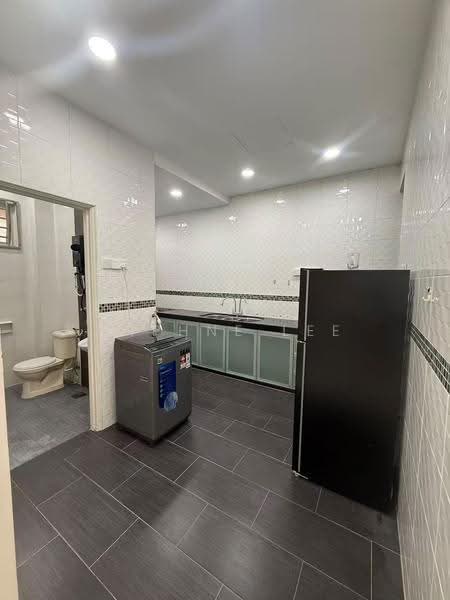 Terraced House for Rent in Taman Mount Austin (Tebrau) - Daphne Lee - Kitchen - PropertyGuru.com.my