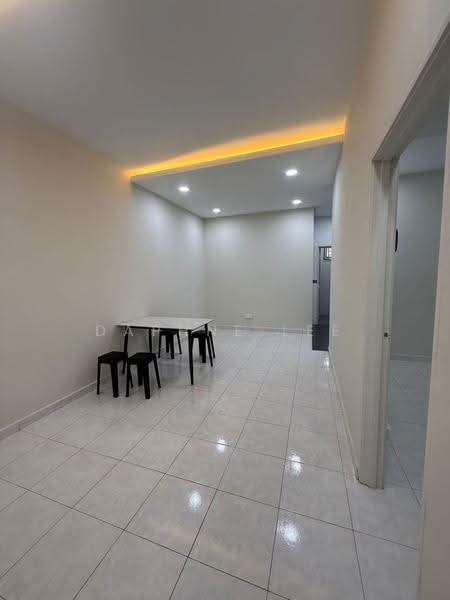 Terraced House for Rent in Taman Mount Austin (Tebrau) - Daphne Lee - Dining Room - PropertyGuru.com.my