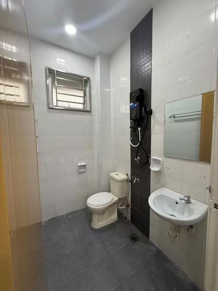 Terraced House for Rent in Taman Mount Austin (Tebrau) - Daphne Lee - Bathroom - PropertyGuru.com.my