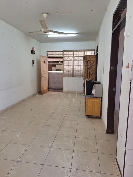 Pangsapuri untuk Dijual di Mentari Court - Angeline Ooi - Living Room - PropertyGuru.com.my