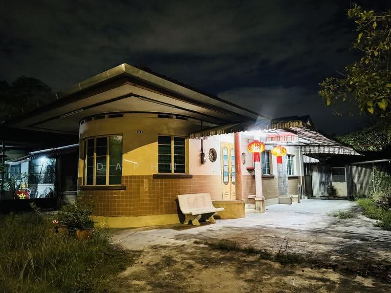 Semi-Detached House for Rent in Taman Free School (Jelutong) - Daphne Khor - Exterior - PropertyGuru.com.my