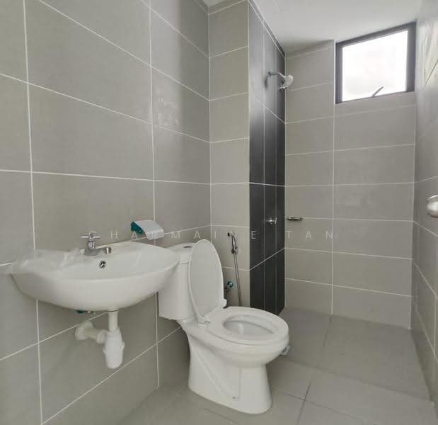 Kondominium untuk Dijual di Mizumi Residences - Charmaine Tan - Bathroom - PropertyGuru.com.my