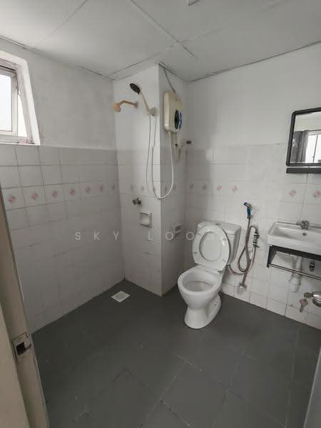Kondominium untuk Disewa di Pantai Hillpark 5 - Sky Loong - Bathroom - PropertyGuru.com.my