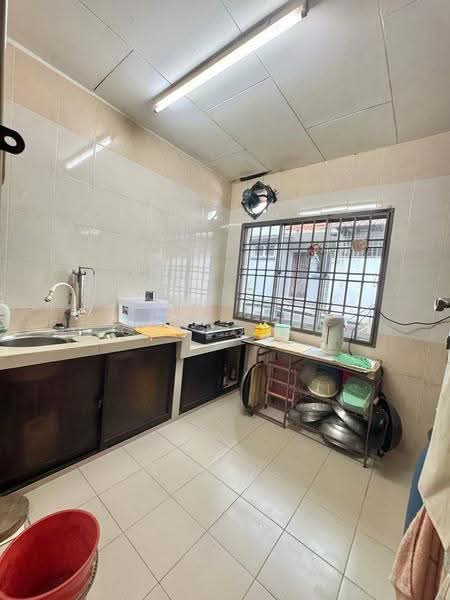 Rumah Teres 2-Tingkat untuk Dijual di Taman Flora Heights (Pasir Gudang) - Carson . - Kitchen - PropertyGuru.com.my