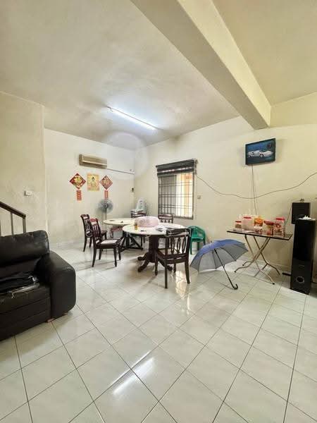 Rumah Teres 2-Tingkat untuk Dijual di Taman Flora Heights (Pasir Gudang) - Carson . - Living Room - PropertyGuru.com.my