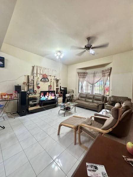 Rumah Teres 2-Tingkat untuk Dijual di Taman Flora Heights (Pasir Gudang) - Carson . - Living Room - PropertyGuru.com.my