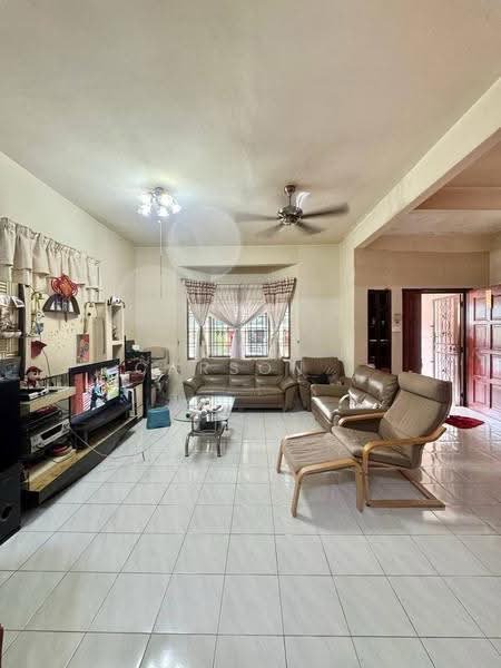 Rumah Teres 2-Tingkat untuk Dijual di Taman Flora Heights (Pasir Gudang) - Carson . - Living Room - PropertyGuru.com.my