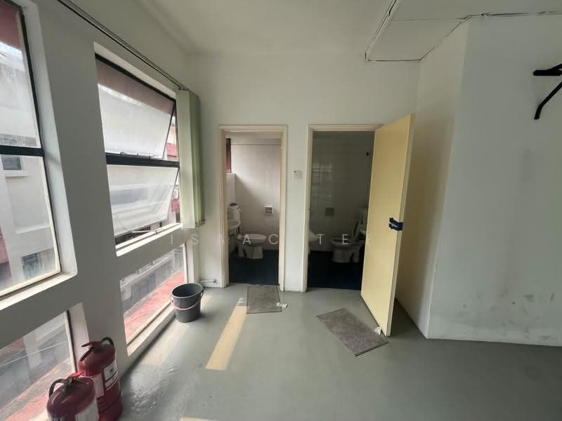 Shop / Office for Rent in Taman Desa (Kuala Lumpur) - Isaac Tee - Bathroom - PropertyGuru.com.my