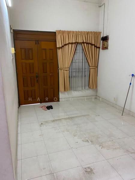 Rumah Teres 1-Tingkat untuk Dijual di Bayan Baru (Penang) - Harold Lee - Entrance - PropertyGuru.com.my