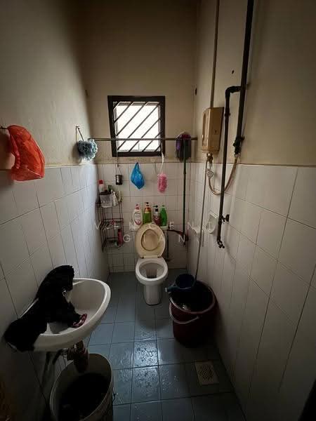 Rumah Teres 1-Tingkat untuk Dijual di Taman Puteri Wangsa (Ulu Tiram) - Vincent Gian - Bathroom - PropertyGuru.com.my