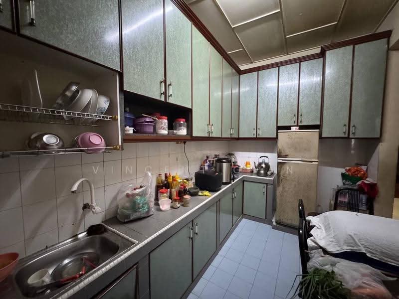 Rumah Teres 1-Tingkat untuk Dijual di Taman Puteri Wangsa (Ulu Tiram) - Vincent Gian - Kitchen - PropertyGuru.com.my