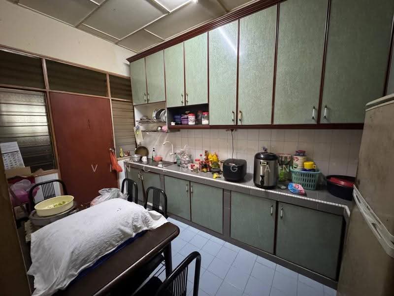 Rumah Teres 1-Tingkat untuk Dijual di Taman Puteri Wangsa (Ulu Tiram) - Vincent Gian - Kitchen - PropertyGuru.com.my