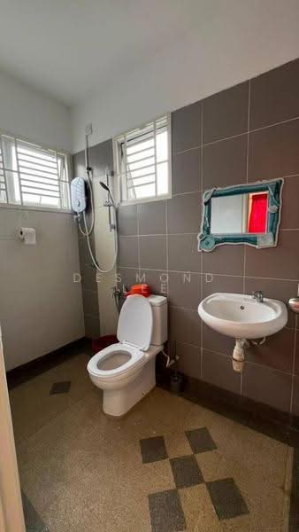2-storey Terraced House for Rent in Taman Bukit Bayu Senai (Kulai) - Desmond Lee - Bathroom - PropertyGuru.com.my