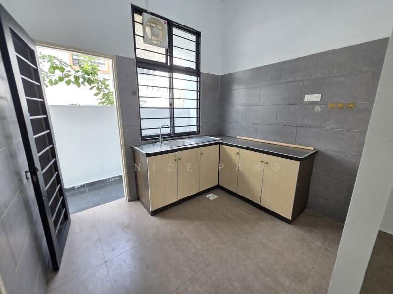 2-storey Terraced House for Sale in Bandar Pulai Jaya (Kulai) - Janice Pang - Kitchen - PropertyGuru.com.my