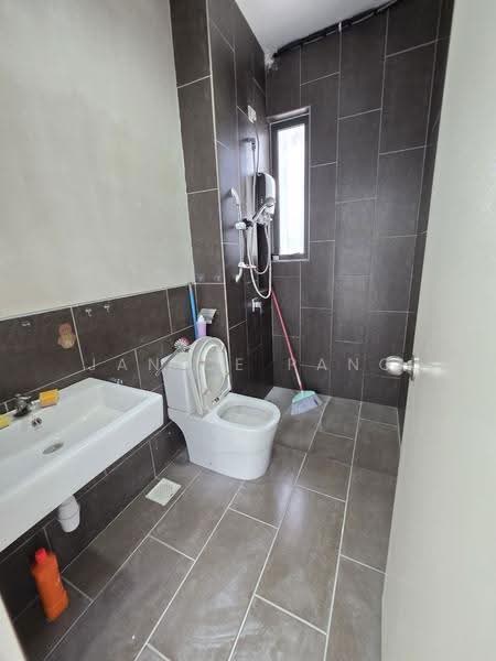 2-storey Terraced House for Sale in Bandar Pulai Jaya (Kulai) - Janice Pang - Bathroom - PropertyGuru.com.my