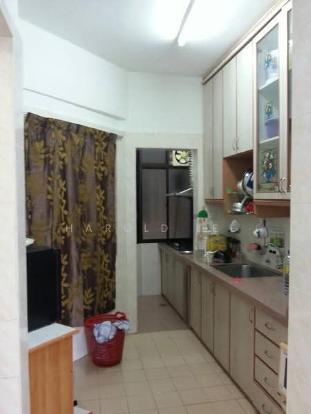 Apartment for Sale at AraMas - Harold Lee - Kitchen - PropertyGuru.com.my