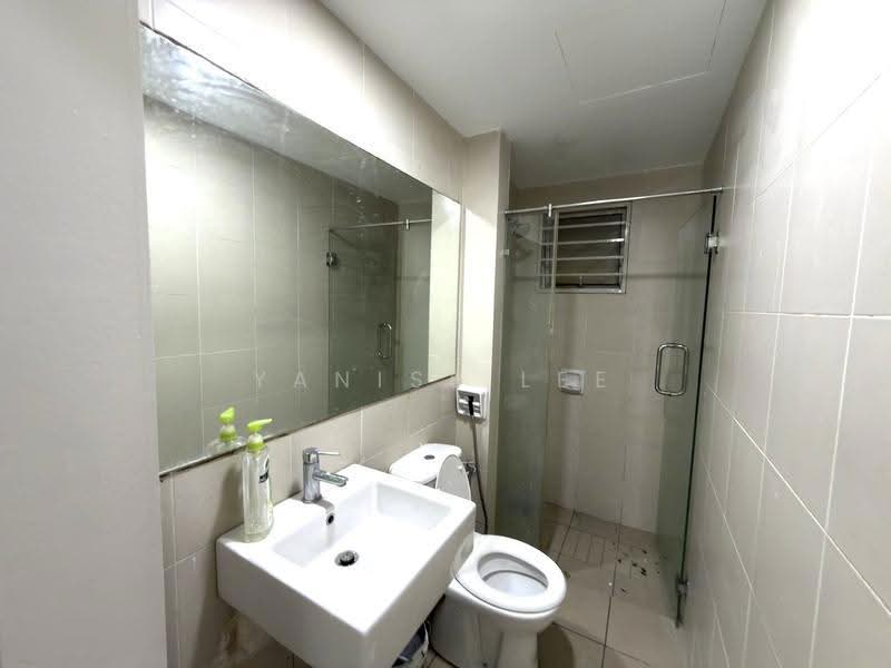 Kediaman Servis untuk Disewa di Tiara Mutiara / The Crown - Yanise Lee - Bathroom - PropertyGuru.com.my