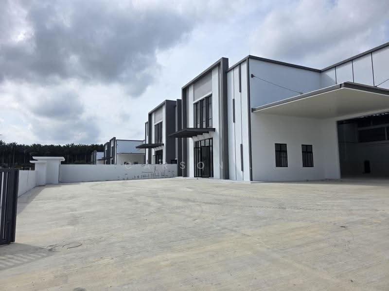Semi-D Factory for Rent in Eco Business Park 1 (Johor Bahru) - Carson . - Exterior - PropertyGuru.com.my