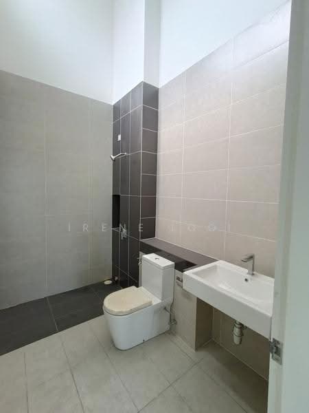 Rumah Teres 2-Tingkat untuk Dijual di Eco Majestic (Semenyih) - Irene Looi - Bathroom - PropertyGuru.com.my