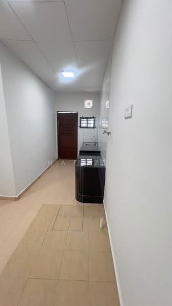 1-storey Terraced House for Sale in Taman Skudai Baru (Skudai) - HAFIZ . - Kitchen - PropertyGuru.com.my