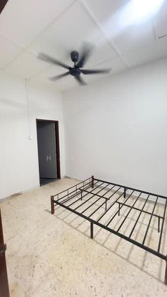 1-storey Terraced House for Sale in Taman Skudai Baru (Skudai) - HAFIZ . - Bedroom - PropertyGuru.com.my