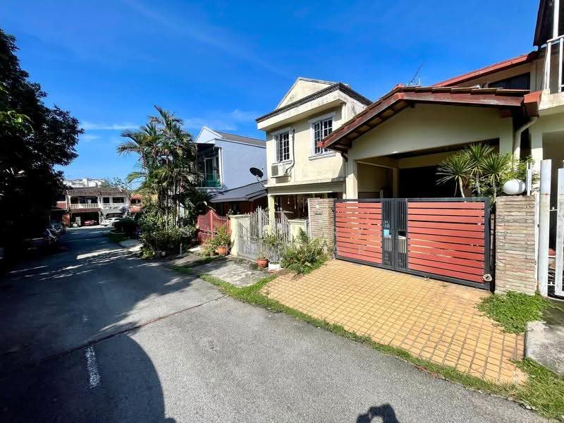 Rumah Teres 2-Tingkat untuk Dijual di Batu Caves (Selangor) - Shaziery Iskandar - Exterior - PropertyGuru.com.my