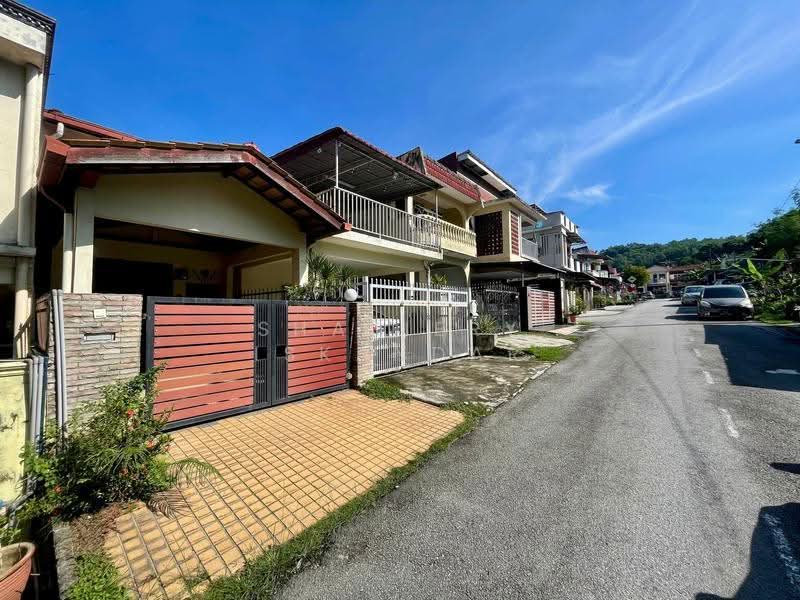 Rumah Teres 2-Tingkat untuk Dijual di Batu Caves (Selangor) - Shaziery Iskandar - Exterior - PropertyGuru.com.my