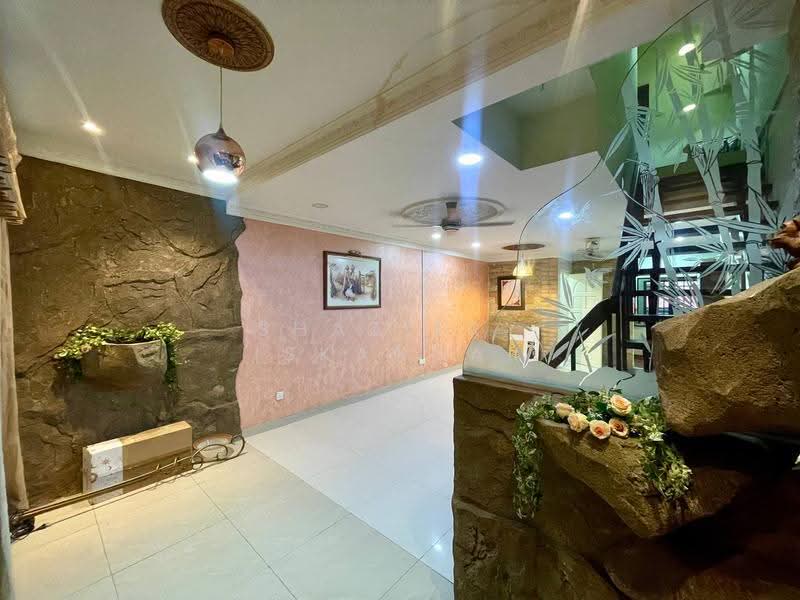 Rumah Teres 2-Tingkat untuk Dijual di Batu Caves (Selangor) - Shaziery Iskandar - PropertyGuru.com.my