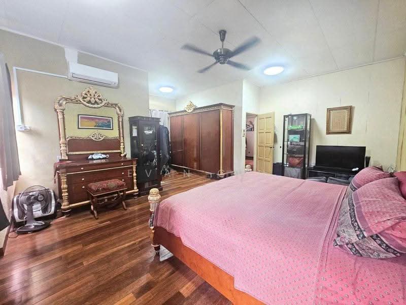 2-storey Terraced House for Sale in Bandar Bukit Puchong 2 (Puchong) - Evan Goh - Bedroom - PropertyGuru.com.my