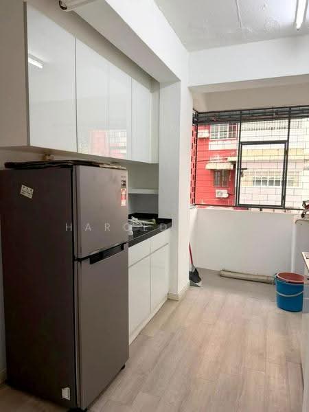 Flat for Sale at Taman Free School - Harold Lee - Kitchen - PropertyGuru.com.my