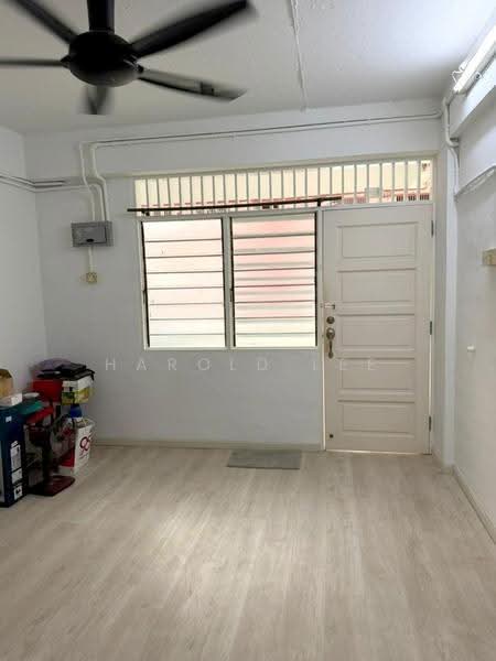 Flat for Sale at Taman Free School - Harold Lee - Entrance - PropertyGuru.com.my