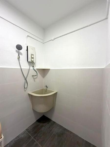 Flat for Sale at Taman Free School - Harold Lee - PropertyGuru.com.my