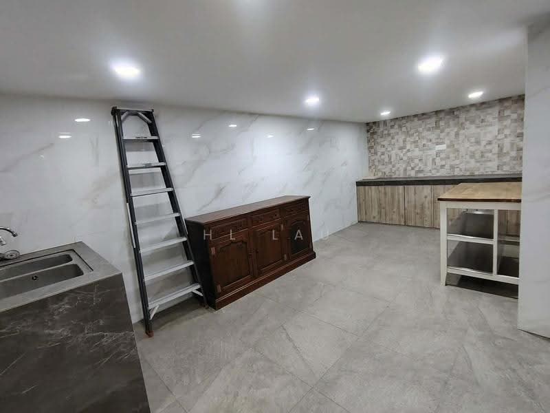 Office for Sale in Puchong (Selangor) - HL Lau - Kitchen - PropertyGuru.com.my