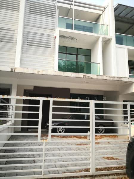 Rumah Teres 3-Tingkat untuk Dijual di Puchong (Selangor) - Tracy Leong - Exterior - PropertyGuru.com.my