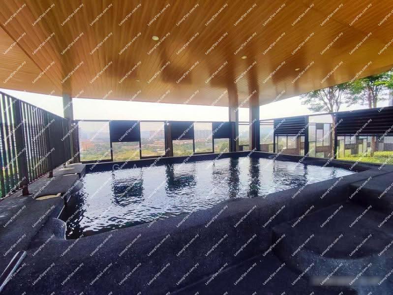 Kediaman Servis untuk Dijual di O'hako Residence - Gary Chow - Pool - PropertyGuru.com.my