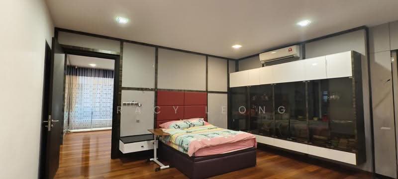 Bungalow House for Sale in Taman Damai Utama (Bandar Kinrara) - Tracy Leong - Master Bedroom - PropertyGuru.com.my