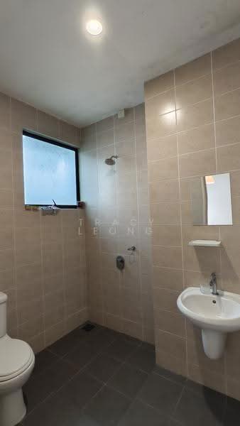 3-storey Terraced House for Sale in Taman Damai Utama (Bandar Kinrara) - Tracy Leong - Bathroom - PropertyGuru.com.my