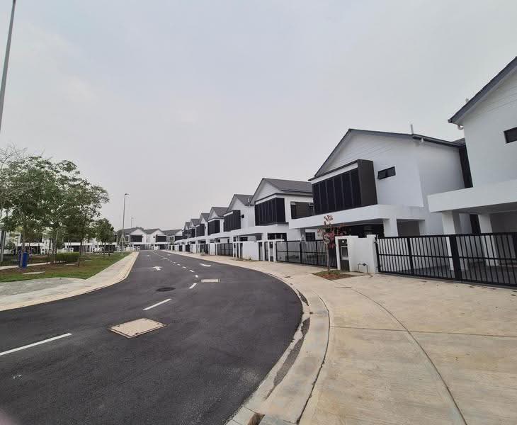 Semi-Detached House for Sale in Dengkil (Selangor) - Azizah Hasan - PropertyGuru.com.my