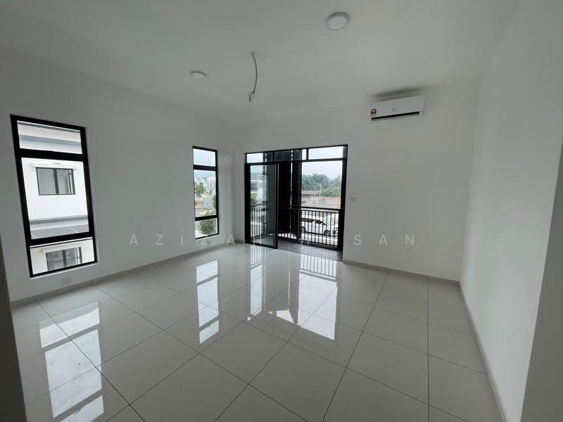 Semi-Detached House for Sale in Dengkil (Selangor) - Azizah Hasan - PropertyGuru.com.my