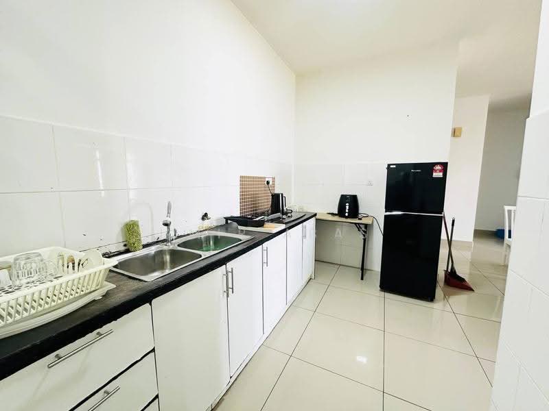 Kondominium untuk Disewa di Dwiputra Residences - Amir Abas - Kitchen - PropertyGuru.com.my