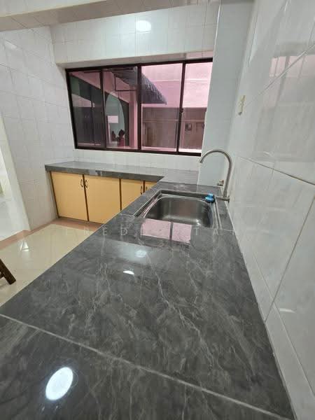 Pangsapuri untuk Disewa di Greenlane Heights Block E - Freddy Tan - Kitchen - PropertyGuru.com.my