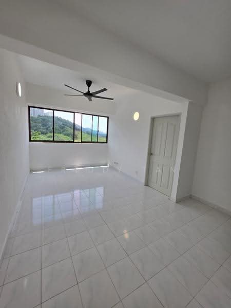 Pangsapuri untuk Disewa di Greenlane Heights Block E - Freddy Tan - Living Room - PropertyGuru.com.my