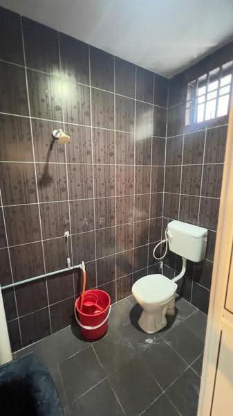 2-storey Terraced House for Sale in Bandar Putra Kulai (Kulai) - HAFIZ . - Bathroom - PropertyGuru.com.my