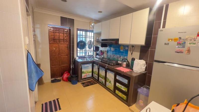 2-storey Terraced House for Sale in Bandar Putra Kulai (Kulai) - HAFIZ . - Kitchen - PropertyGuru.com.my
