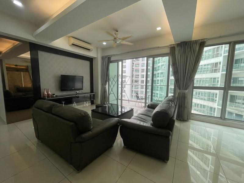 Kediaman Servis untuk Dijual di Regalia Residence - Tan Wei Han - Living Room - PropertyGuru.com.my