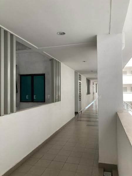 Kediaman Servis untuk Disewa di Hedgeford 10 Residences - Ee Tsin Lim - Corridor - PropertyGuru.com.my