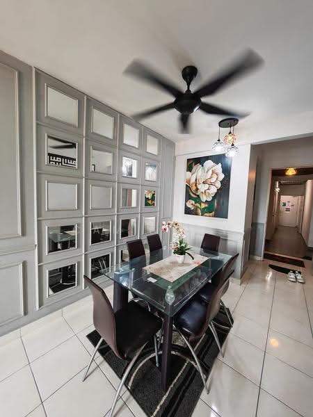 Pangsapuri untuk Disewa di Residensi Rumpun Bahagia (Residensi Melaka Tengah 1) - Camie Goh - Dining Room - PropertyGuru.com.my