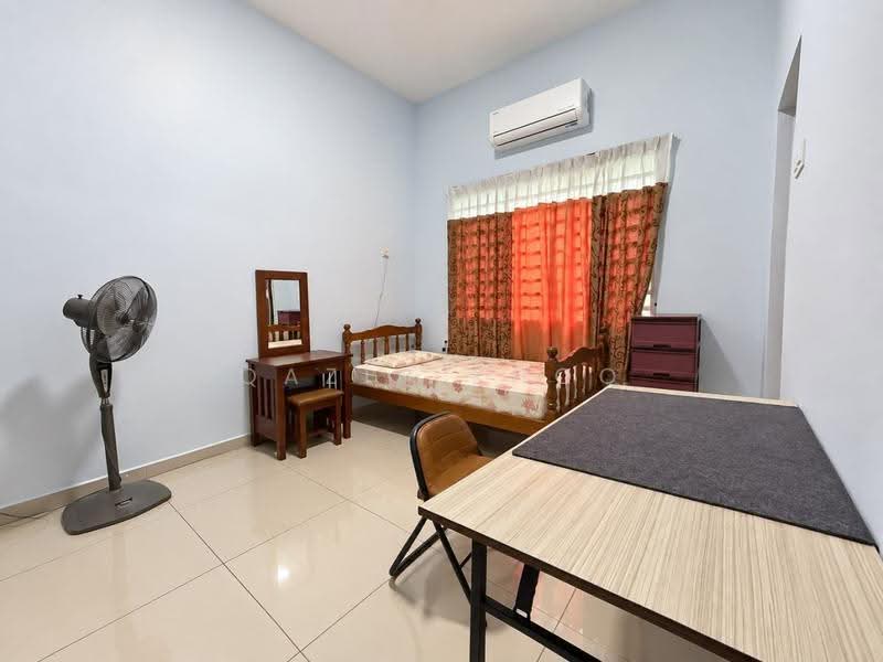 Rumah Teres 2-Tingkat untuk Disewa di Bandar Seri Botani (Ipoh) - Qazin Khoo - Bedroom - PropertyGuru.com.my
