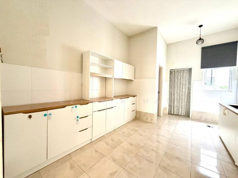 Rumah Teres 2-Tingkat untuk Dijual di Serene Heights (Semenyih) - Azira Ahmad - Kitchen - PropertyGuru.com.my