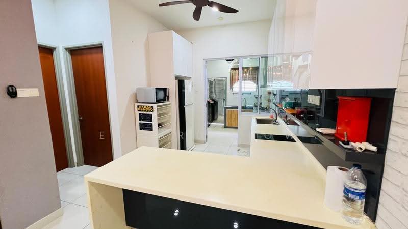 2-storey Terraced House for Rent in Johor Bahru (Johor) - Edward Siow - Kitchen - PropertyGuru.com.my